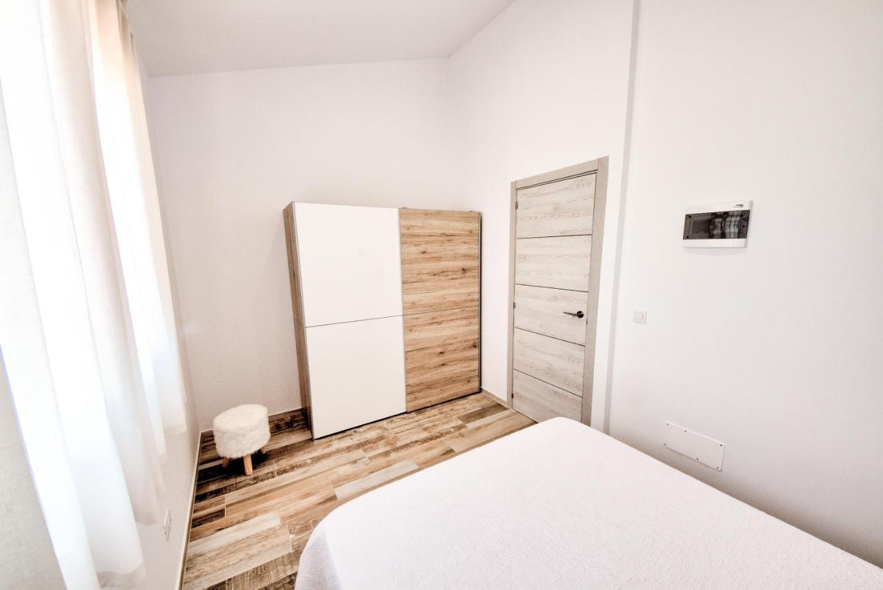 Apartment White House - Piro *
